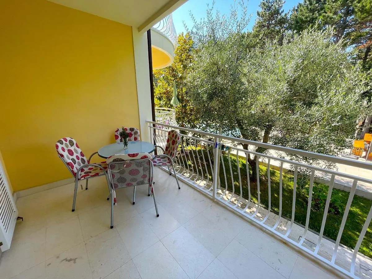 Villa Ljiljana Jadranovo Apartment